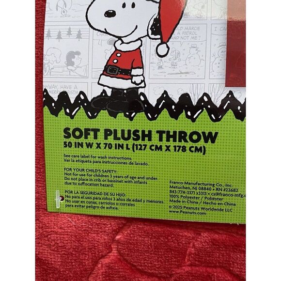 Peanuts Snoopy Embossed Puffer Jacket Puffy Coat Soft Throw Blanket 50 X 70” Red - Picture 6 of 15